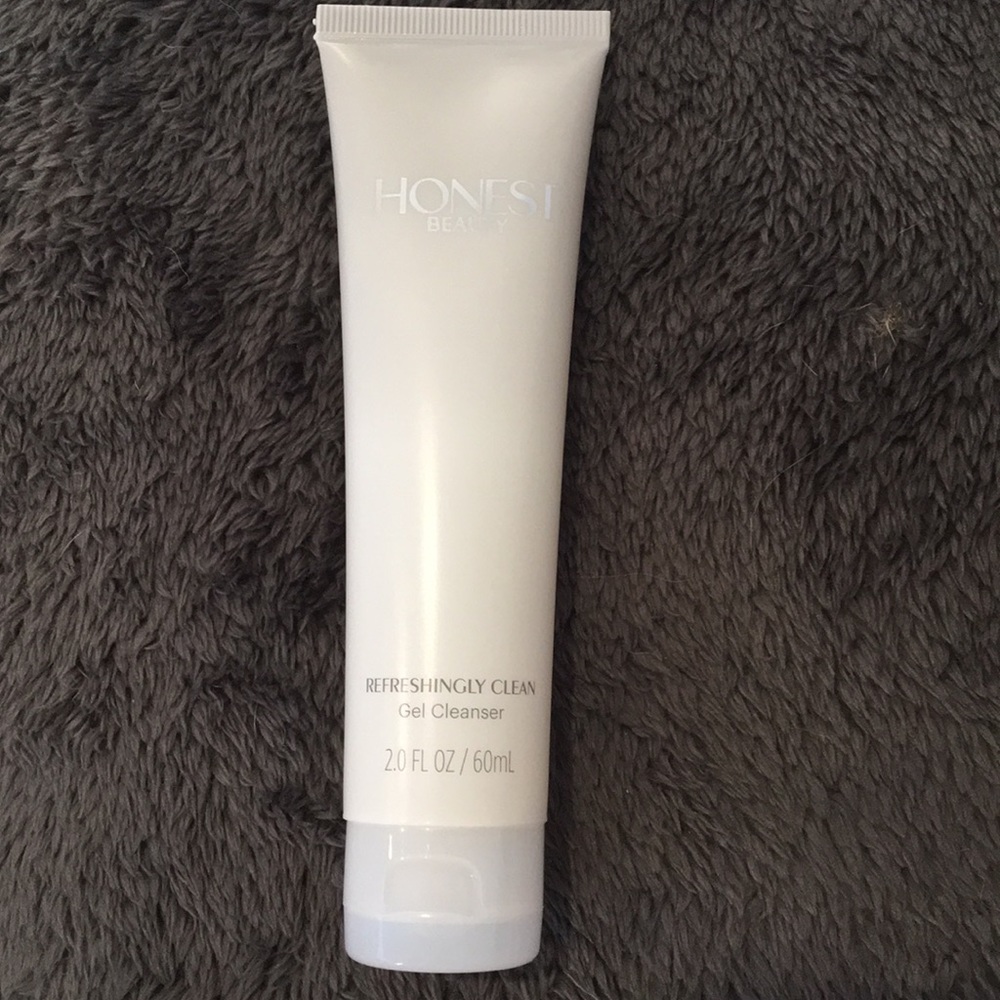 Honest Beauty refreshingly clean gel cleanser.